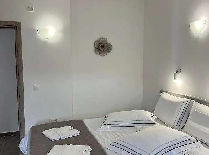 Petit Homme By Andreas Perissa (Santorini)