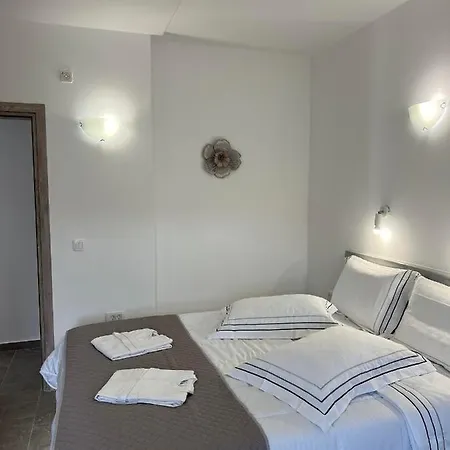 Petit Homme By Andreas ペリッサ