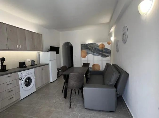 Petit Homme By Andreas ペリッサ